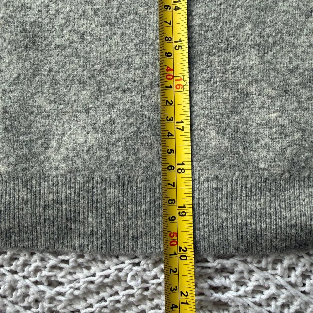 Kate Spade Embellished Sweater (Size L Great Condition) - Picture 16 of 16